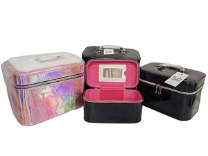 Picture of Kuferek M z lusterkiem na zamek 21x14x13cm MIX