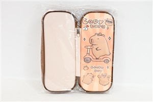 Picture of Piórnik przybornik Kapibara na hulajnodze