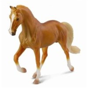Picture of Ogier rasy stallion golden palomino spacerujący