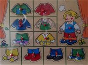 Obrazek Układanka drewniana Ubranka 12